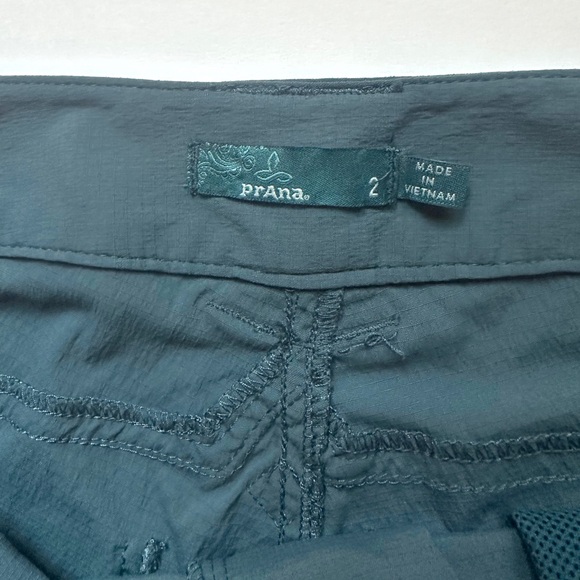 Prana Women's Hazel Shorts in dark teal-gray size 2 - Picture 3 of 4